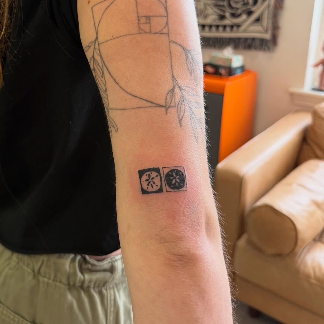 Tattoo by @kat.o.tat — blackwork