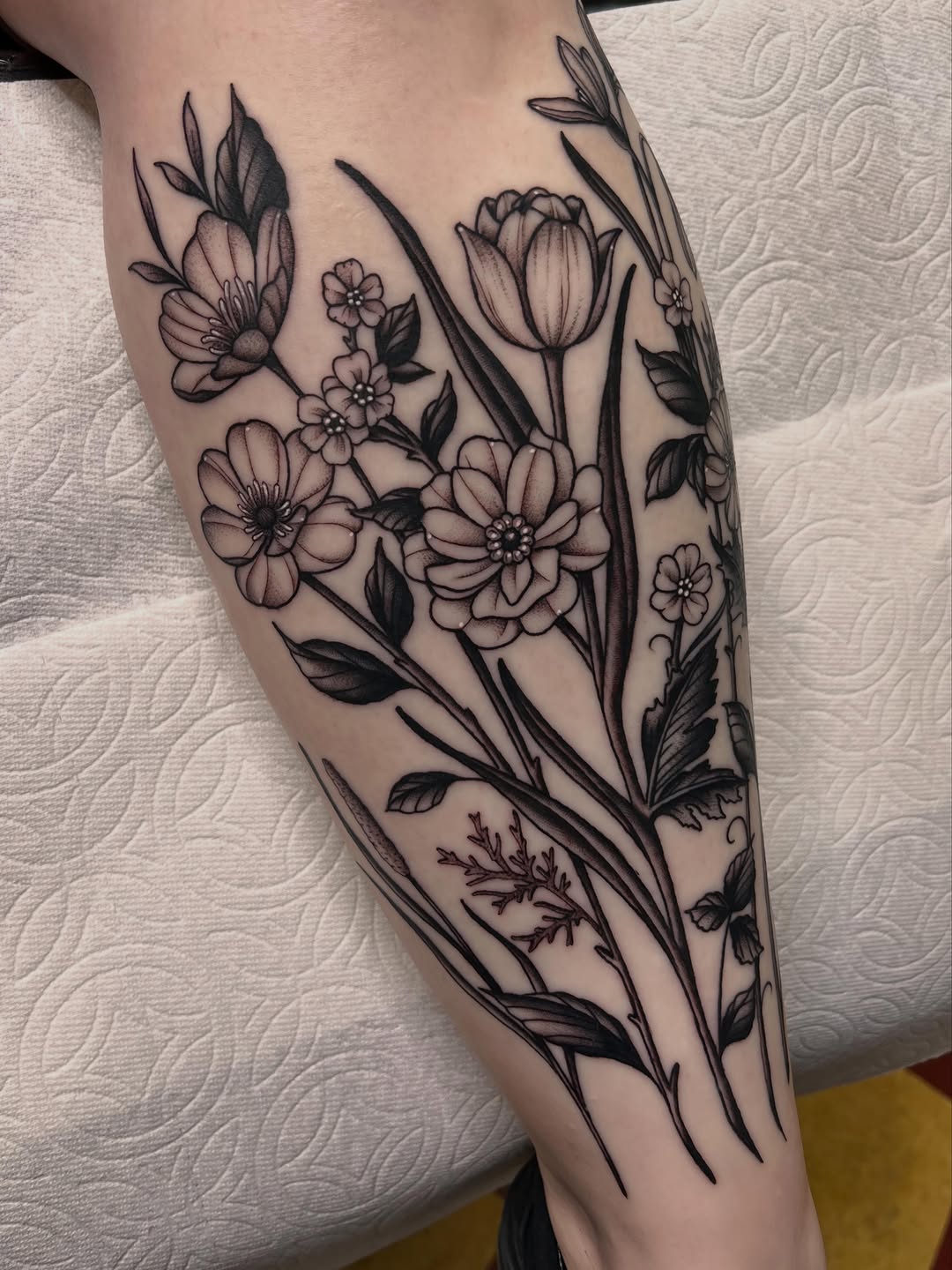 Tattoo by @molliecooltattoos — black_and_grey, fine_line