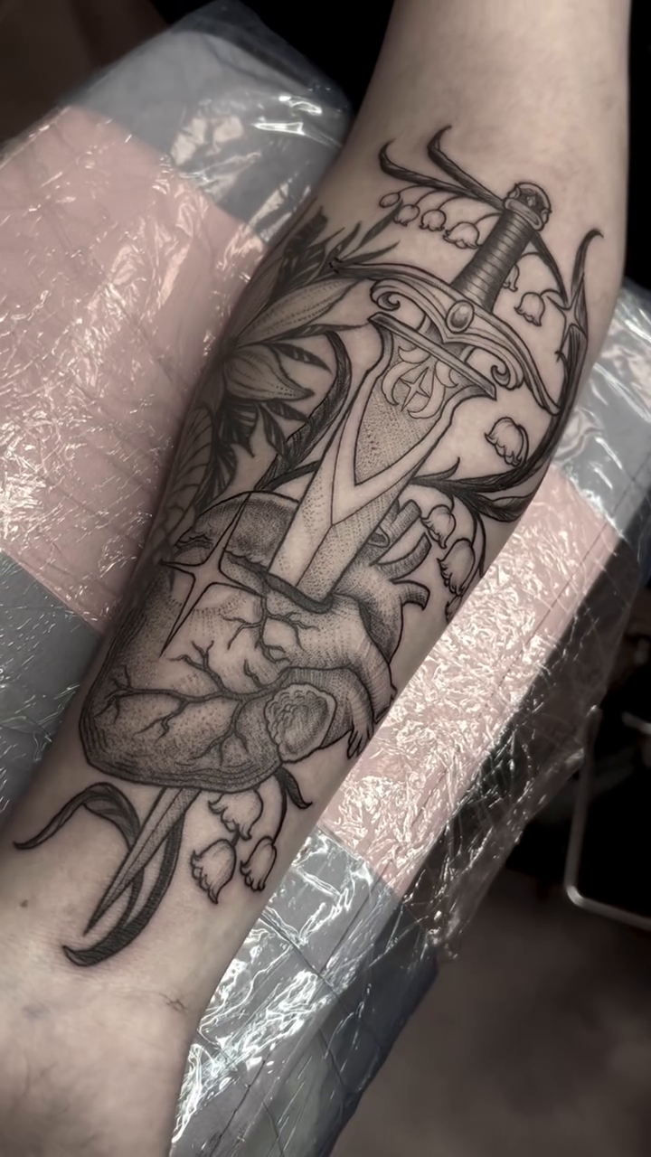 Tattoo by @ashleemshar — black_and_grey, realism