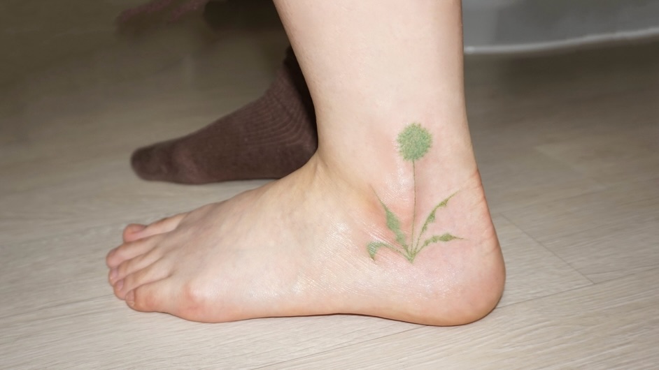 Tattoo by @grnplumr — minimalist