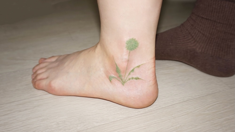 Tattoo by @grnplumr — minimalist