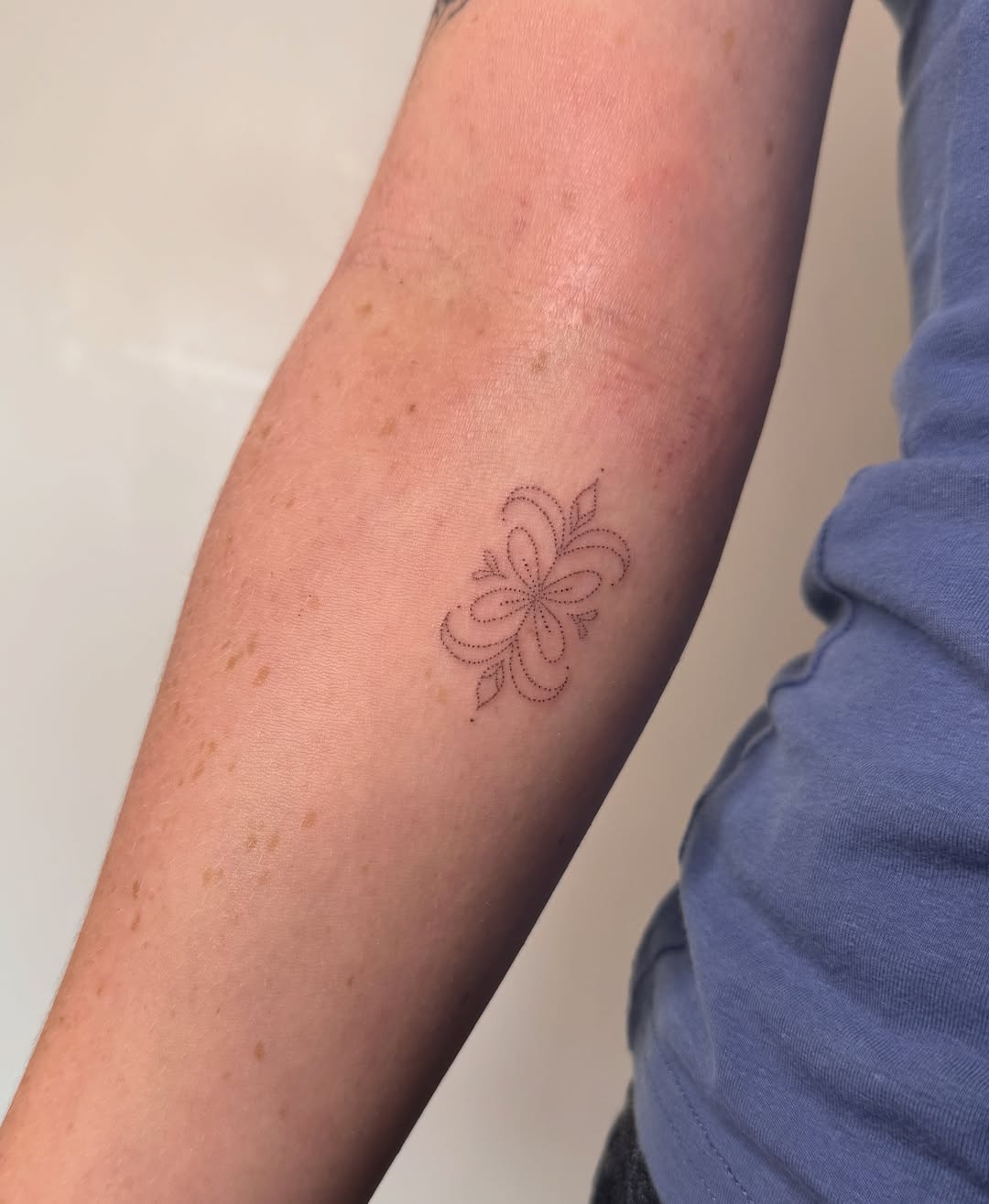 Tattoo by @so0mps — dotwork, fine_line