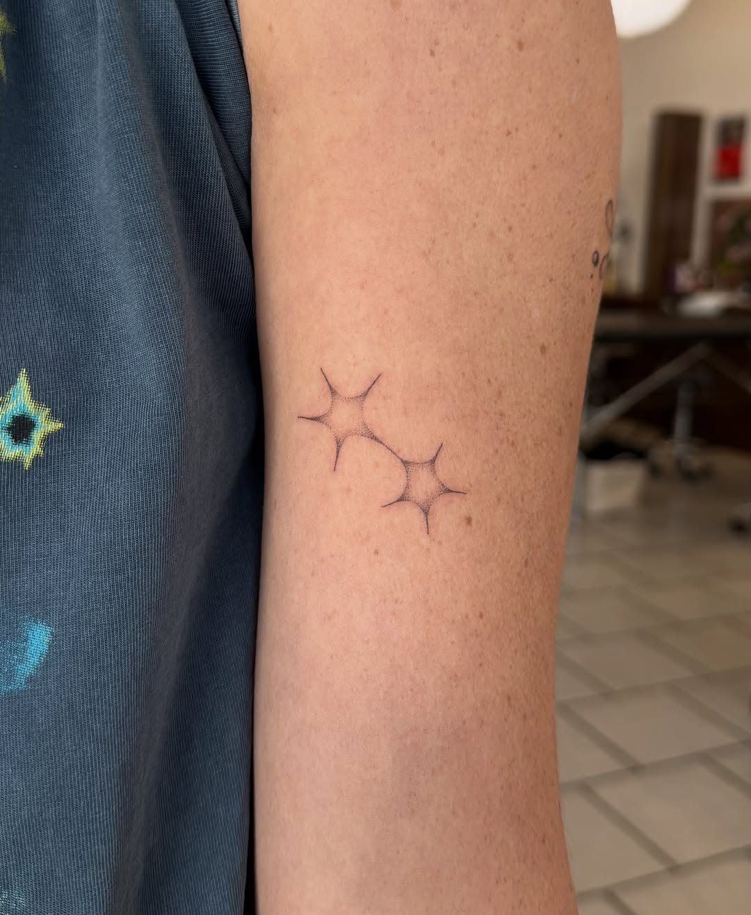 Tattoo by @so0mps — fine_line, dotwork