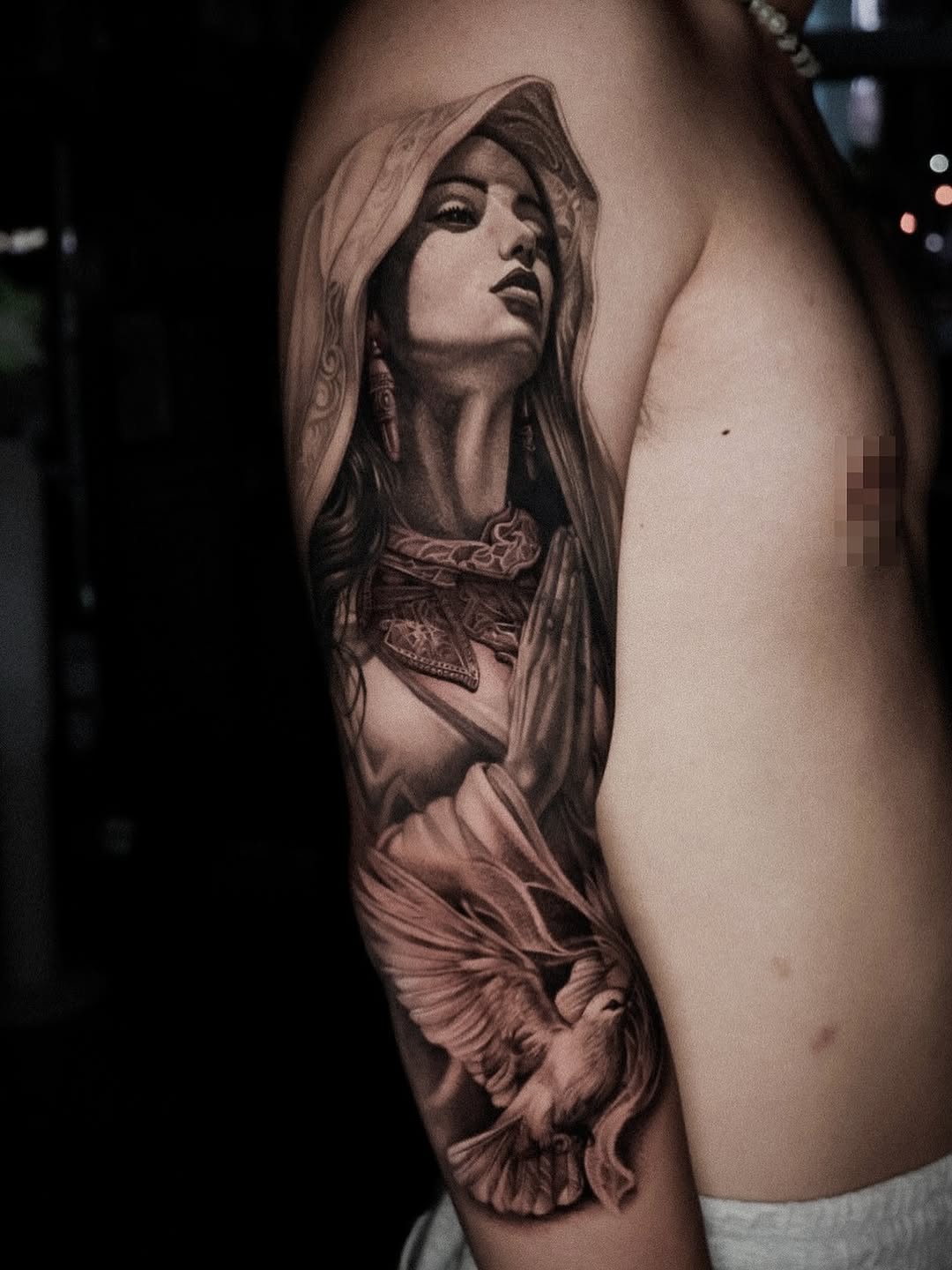Tattoo by @linyurentattoo — realism, black_and_grey
