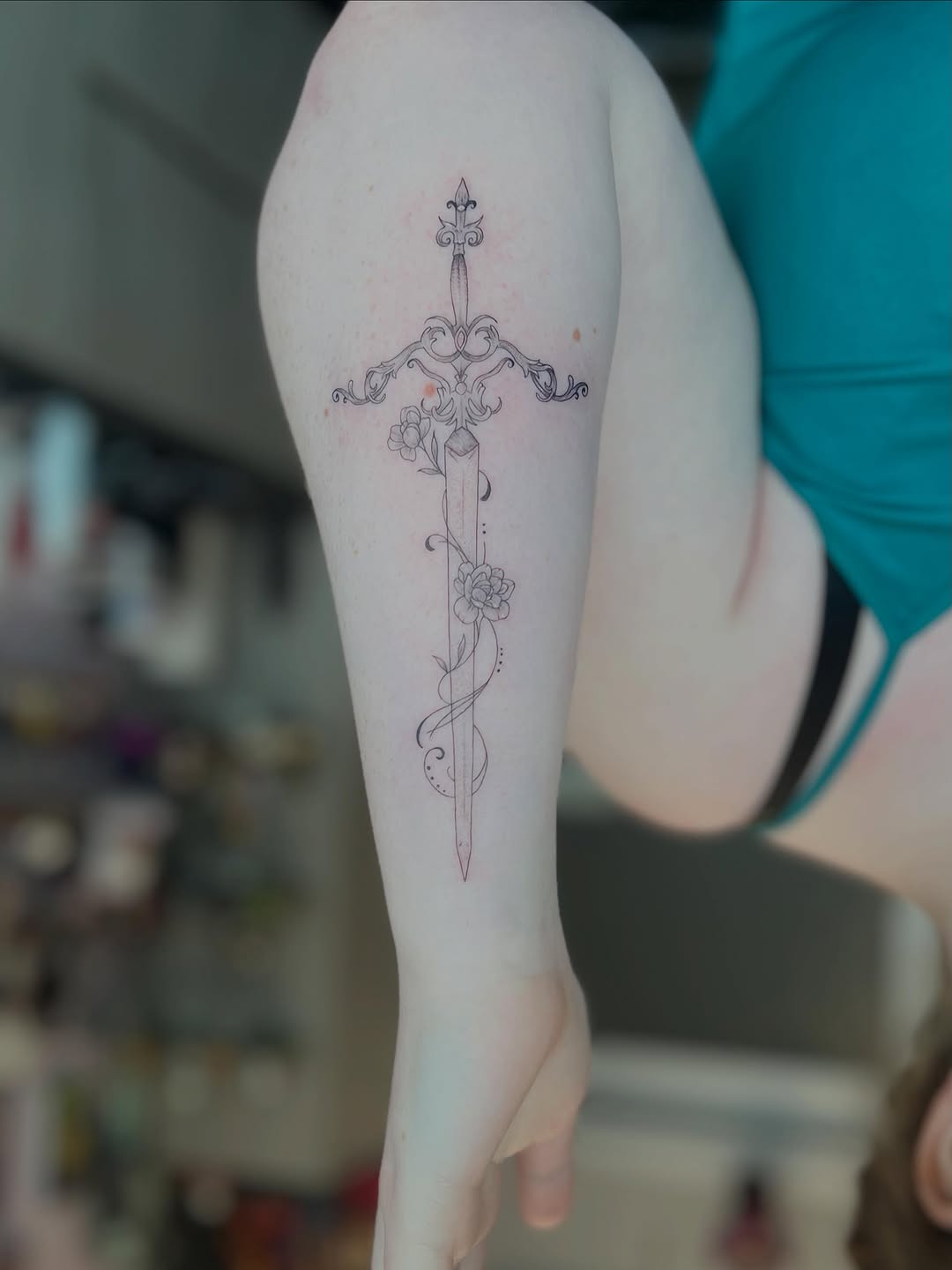 Tattoo by @tattsbykat_ — fine_line, ornamental