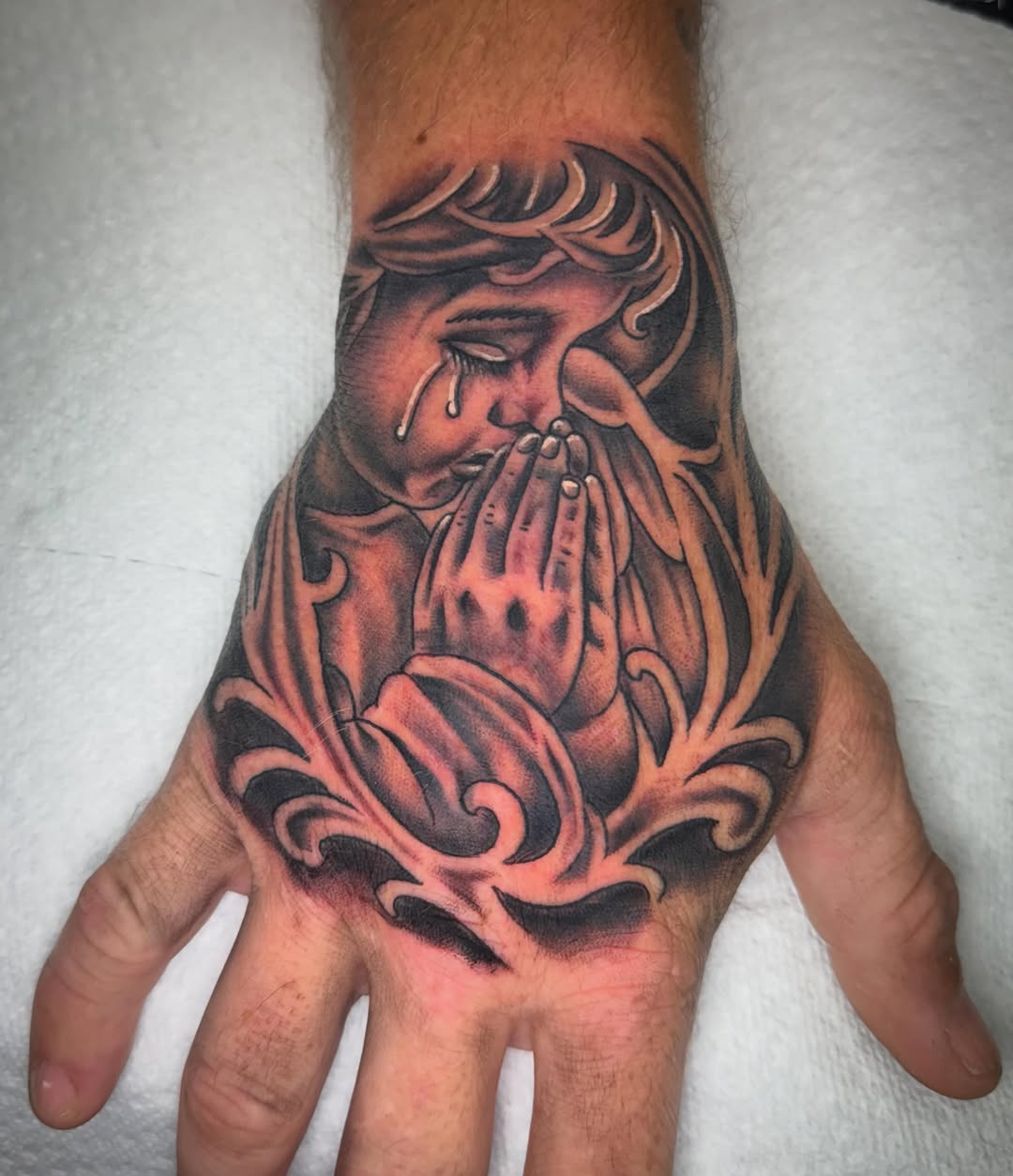 Tattoo by @junior_thetattooer — black_and_grey, illustrative