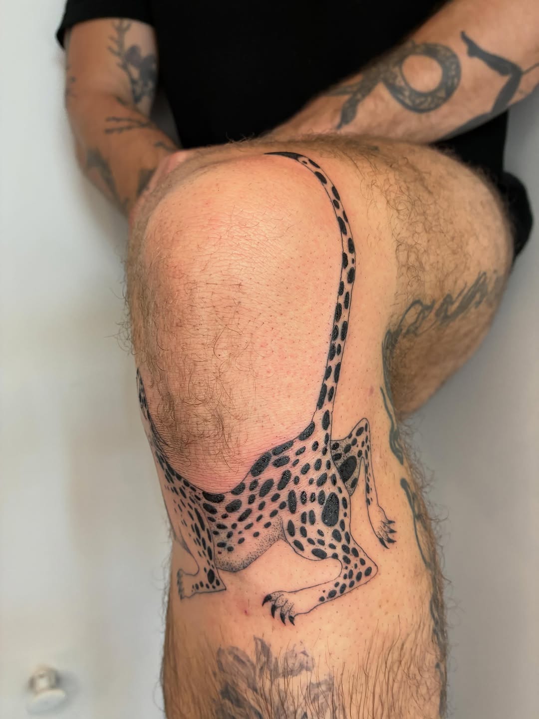 Tattoo by @geisha_ocelotl — black_and_grey, illustrative