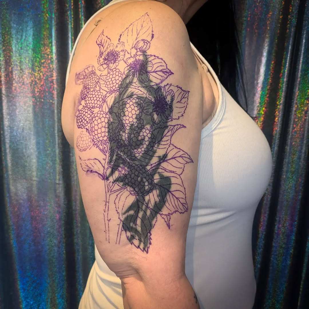 Tattoo by @scarygilvarrytattoo — black_and_grey, fine_line