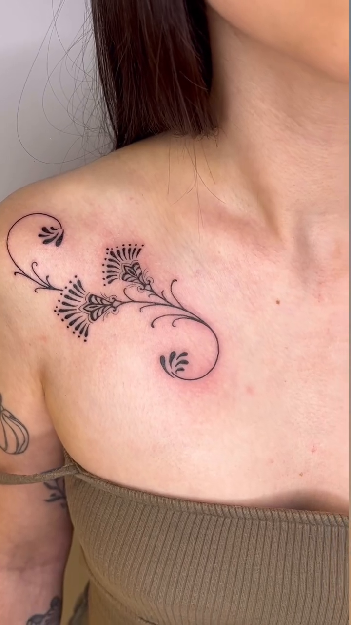 Tattoo by @leneya__valenti — fine_line
