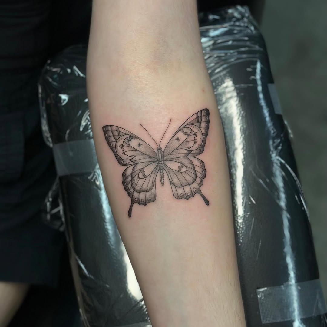 Tattoo by @lexjjart β fine_line, black_and_grey