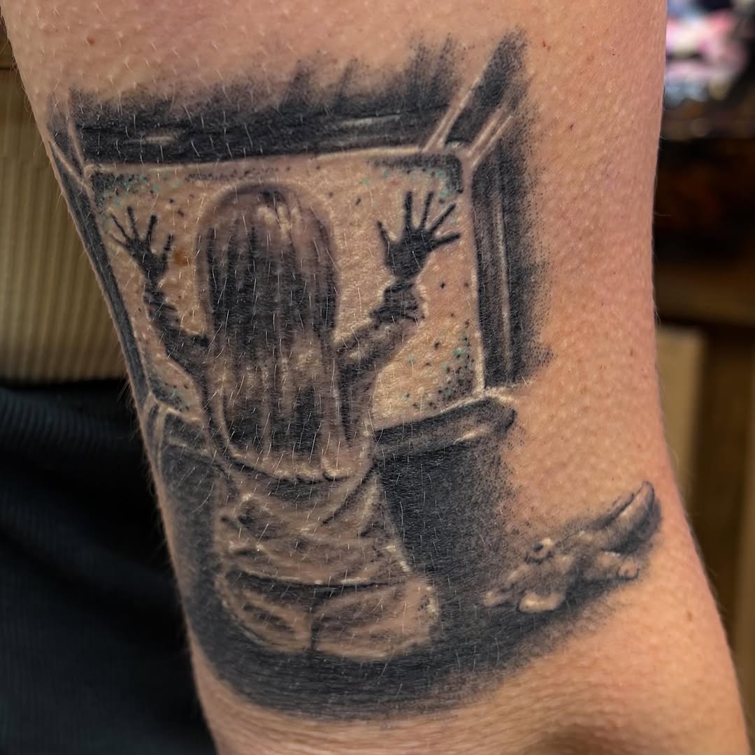 Tattoo by @nikkia.tattoo — realism, dark_realism