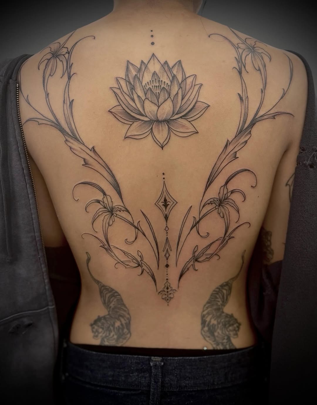 Tattoo by @_mitsukochingart — black_and_grey, ornamental