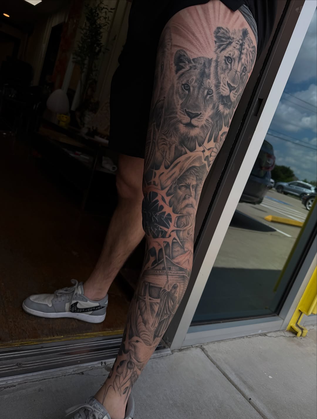 Tattoo by @jadenbelle_j — realism, black_and_grey