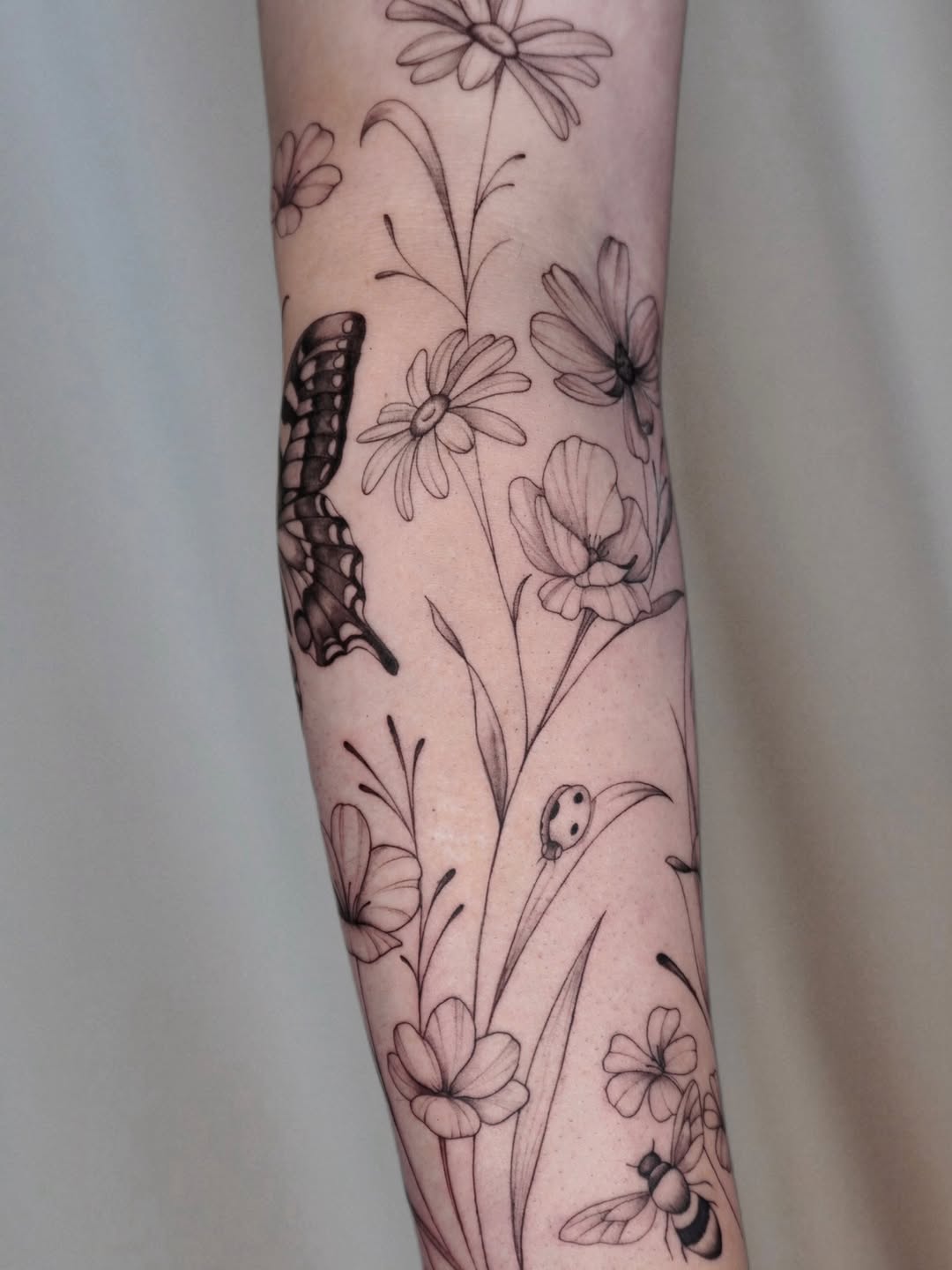 Tattoo by @ayalas._.ink — fine_line, illustrative
