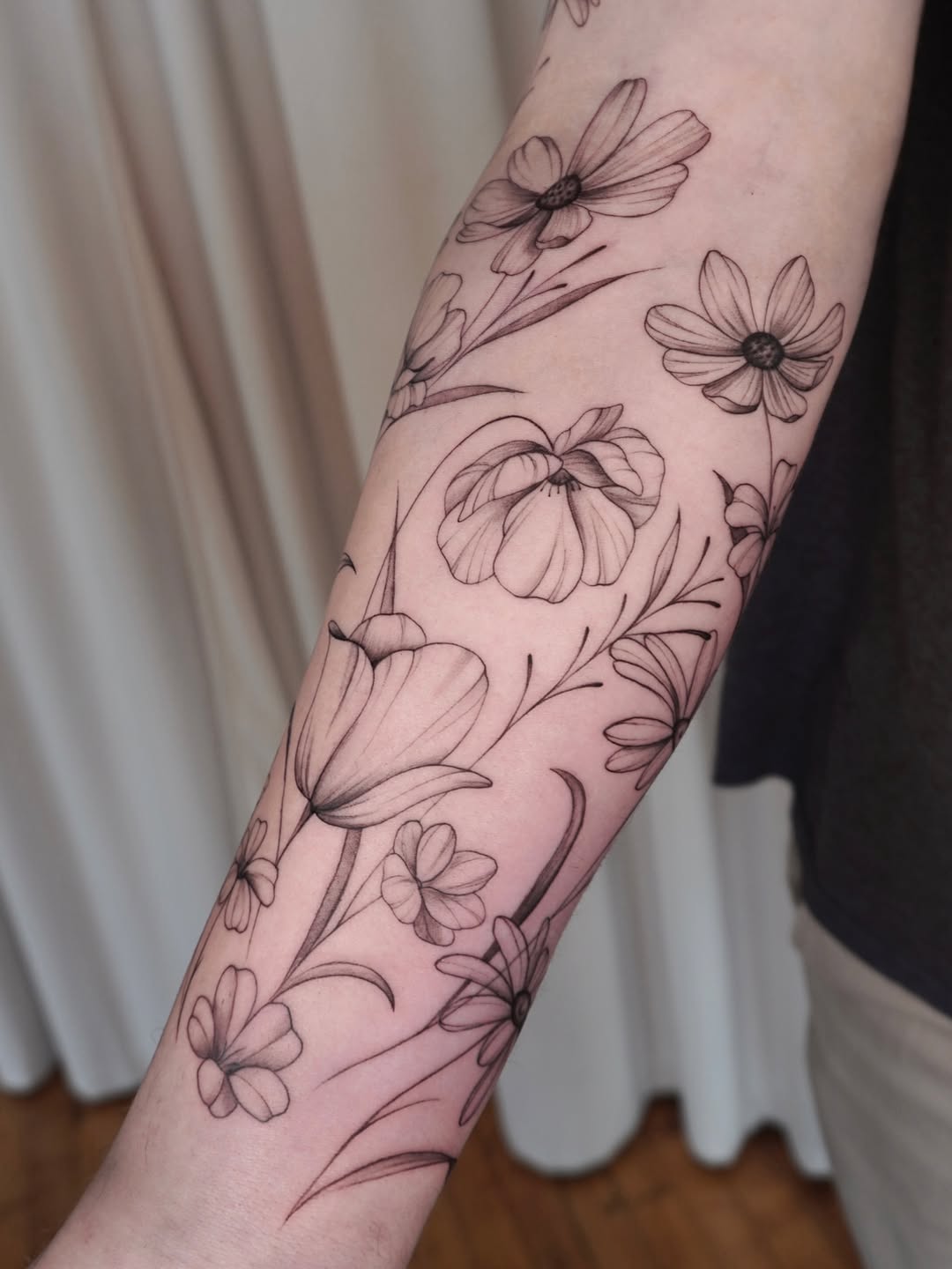 Tattoo by @ayalas._.ink — fine_line, illustrative