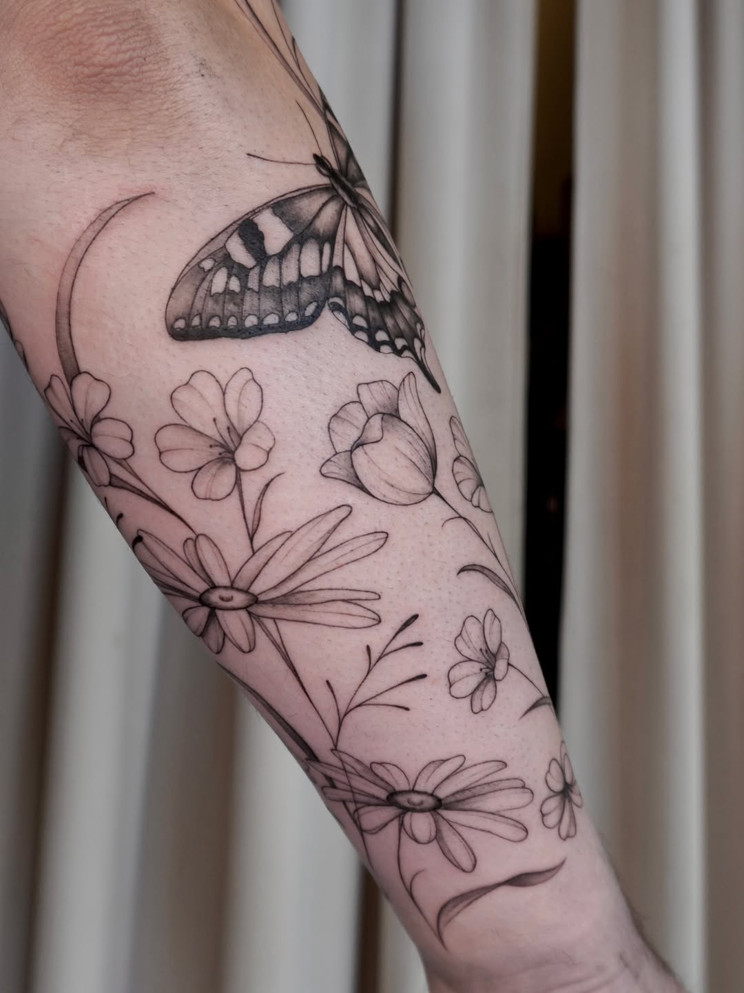 Tattoo by @ayalas._.ink — fine_line, illustrative