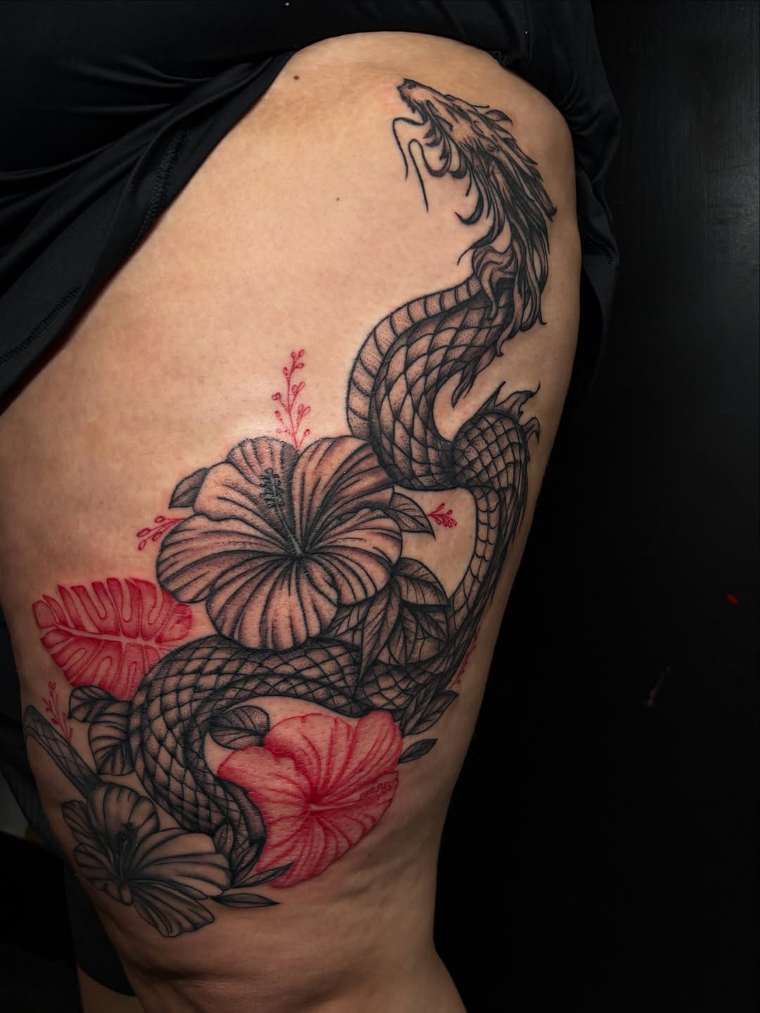 Tattoo by @alt.eredcanvas — black_and_grey