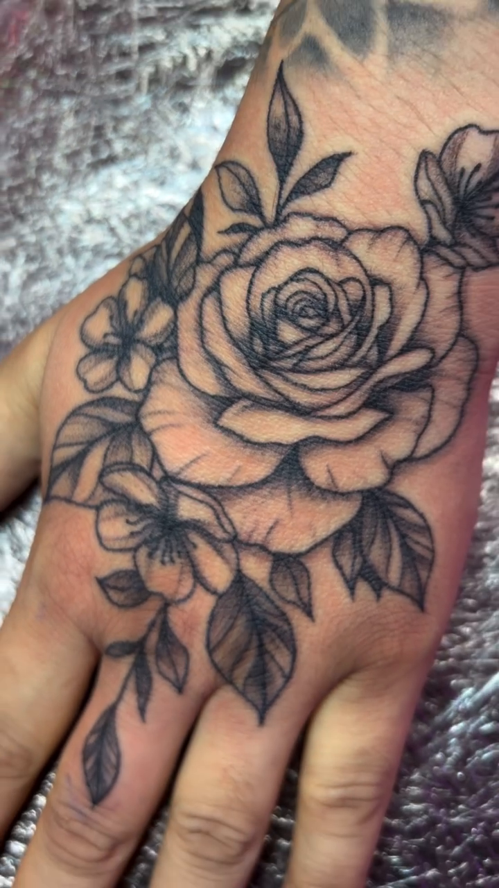 Tattoo by @pinklavishtattoos โ black_and_grey, illustrative