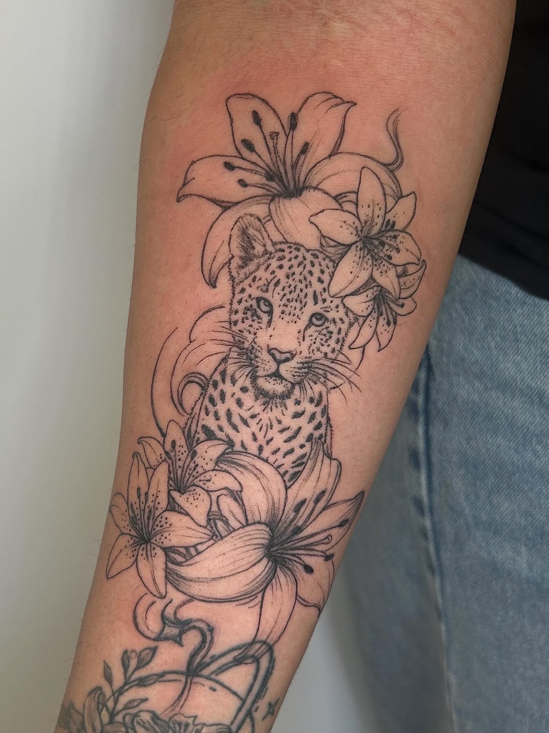 Tattoo by @fivi_lu — realism, fine_line