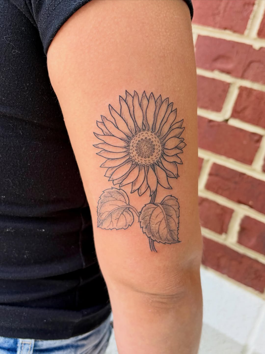Tattoo by @drawingplantsandthings — black_and_grey