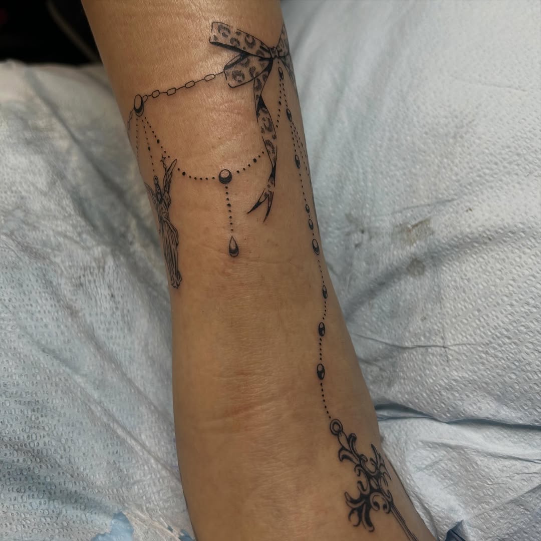 Tattoo by @tats.by.yana โ fine_line, ornamental