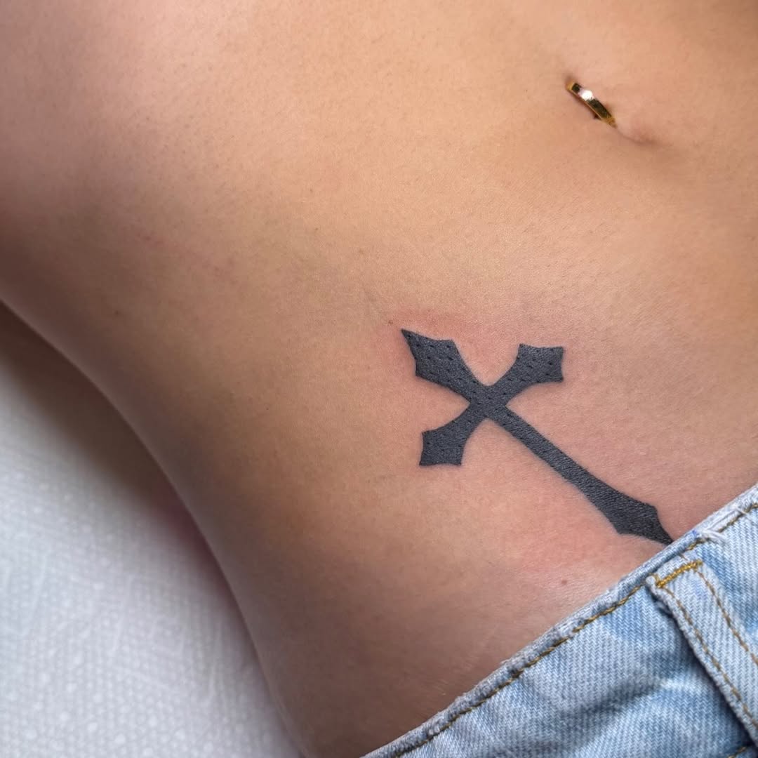 Tattoo by @bellyink_ — blackwork