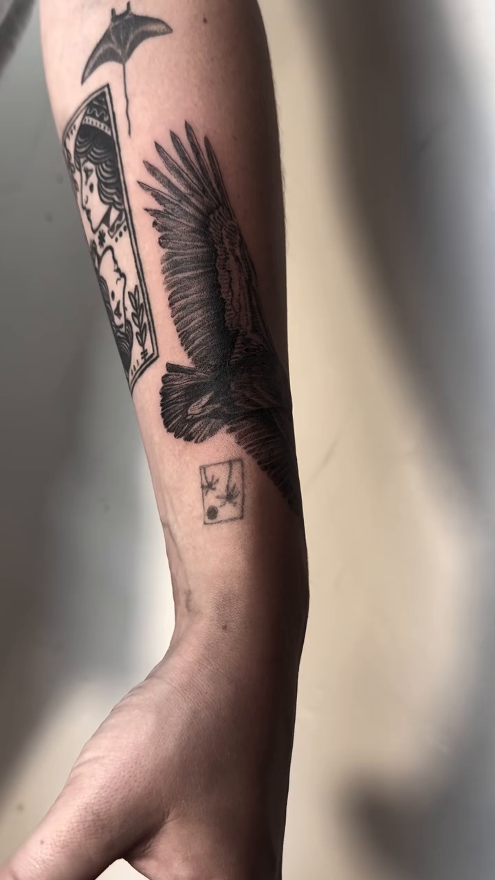 Tattoo by @tiannaos — black_and_grey