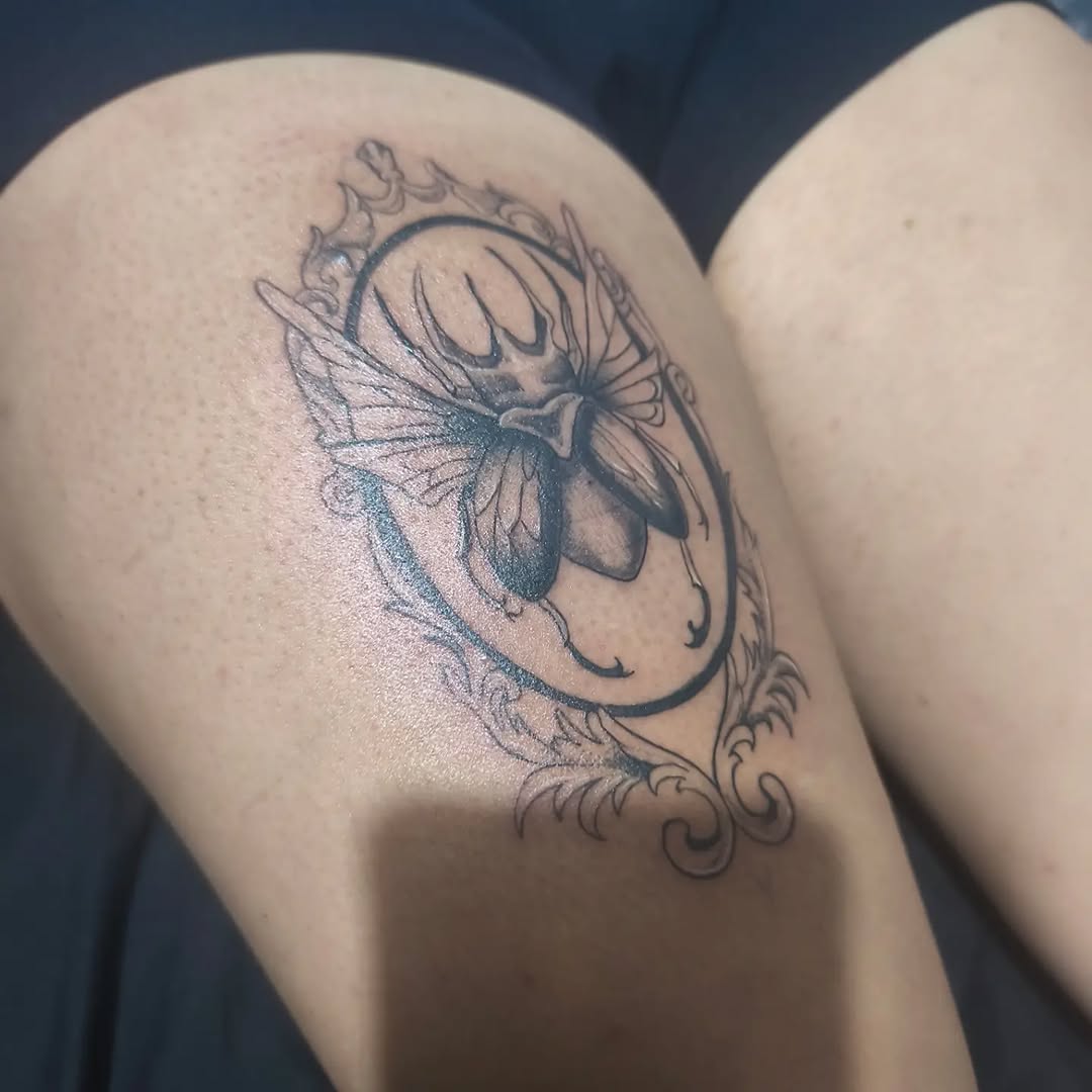Tattoo by @mello_blue_tatto0 — fine_line, black_and_grey