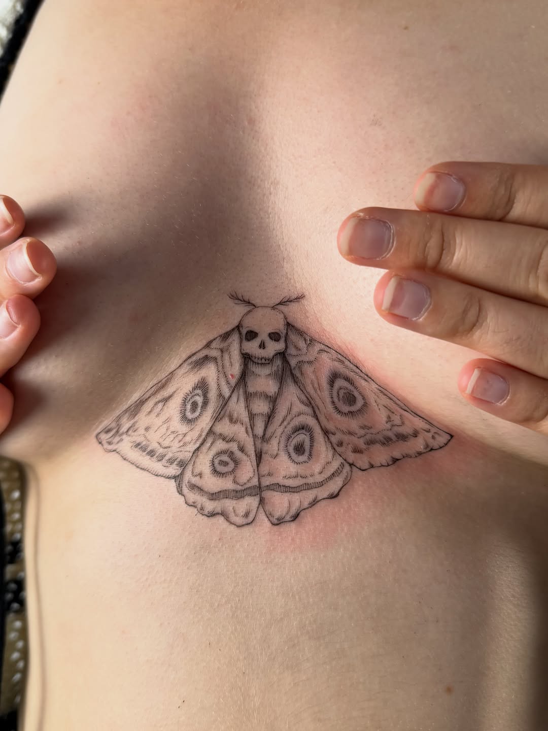 Tattoo by @druzyjewel — fine_line, black_and_grey