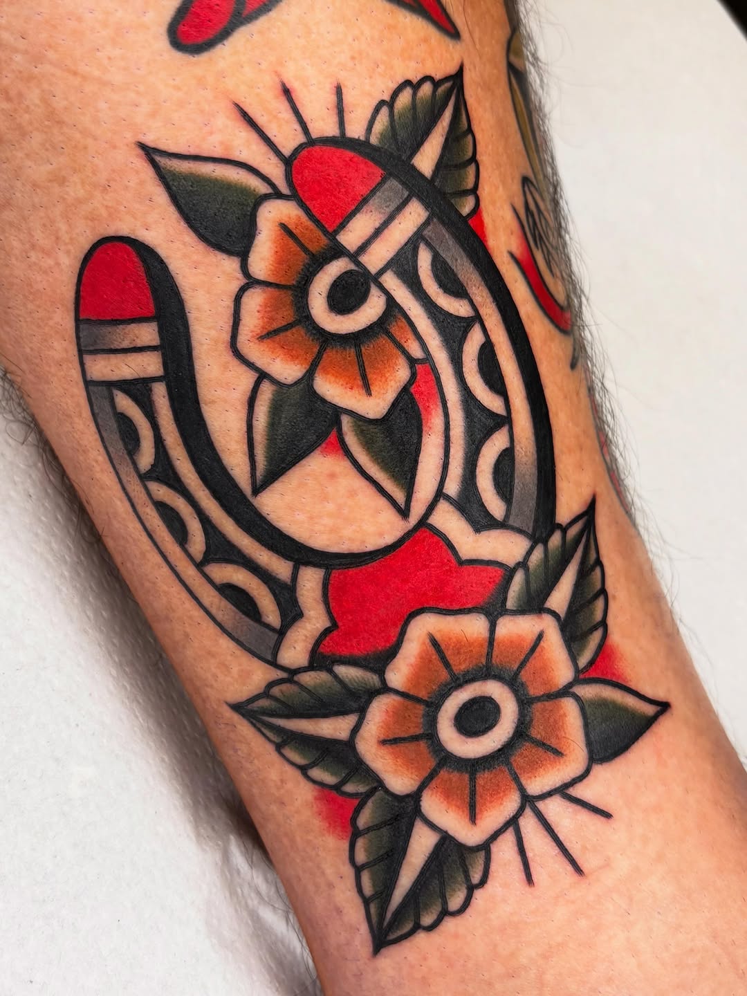 Tattoo by @tatturo_ โ american_traditional