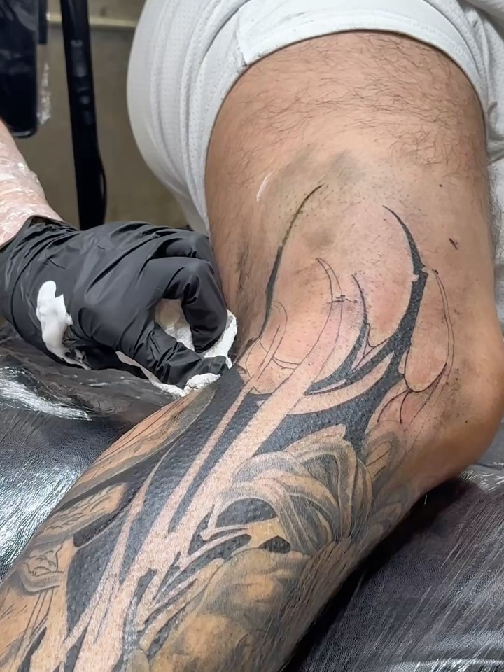 Tattoo by @lvltattoo_ — blackwork