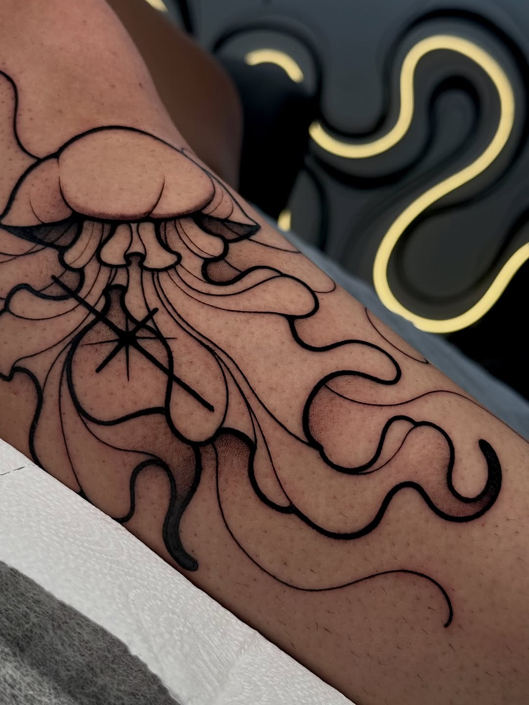 Tattoo by @blattattoo โ black_and_grey, fine_line