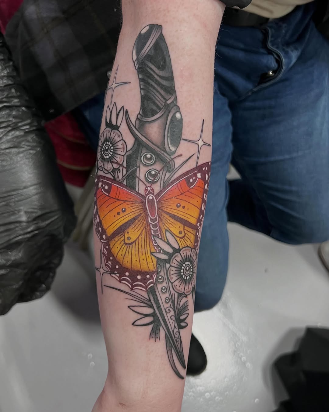Tattoo by @yur.da.sells.blackwork — illustrative, black_and_grey