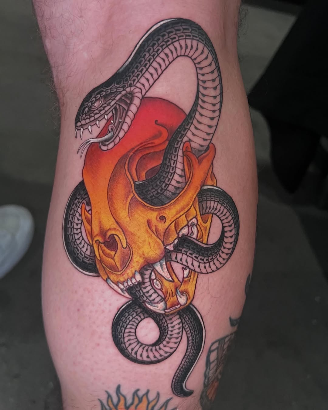Tattoo by @yur.da.sells.blackwork — illustrative, dark_realism