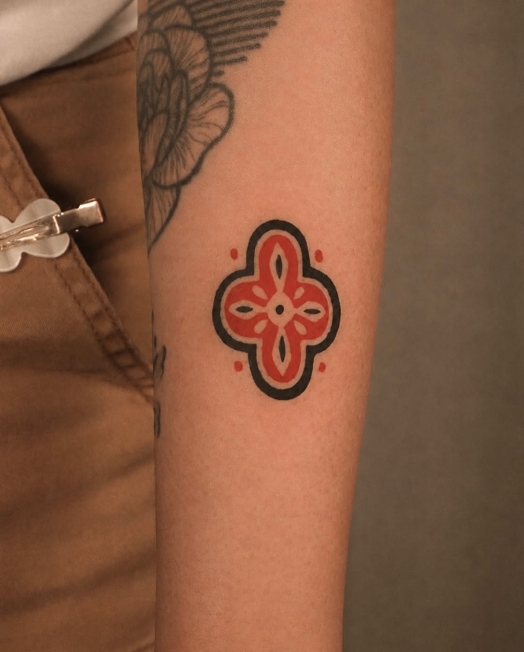 Tattoo by @wabisabi_ttt — illustrative, geometric