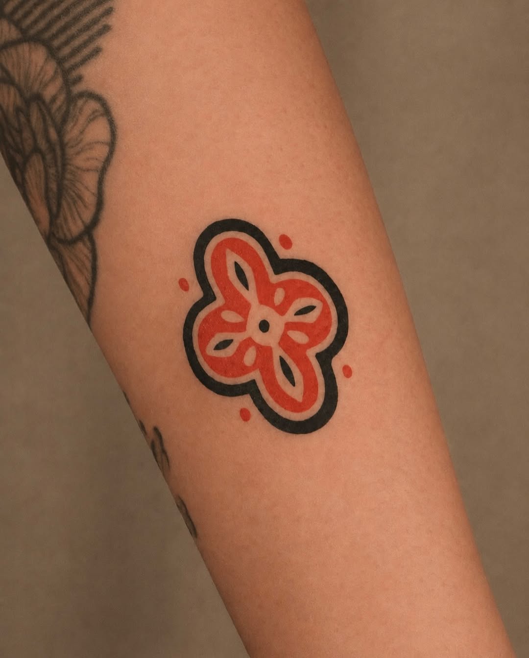 Tattoo by @wabisabi_ttt — illustrative, geometric