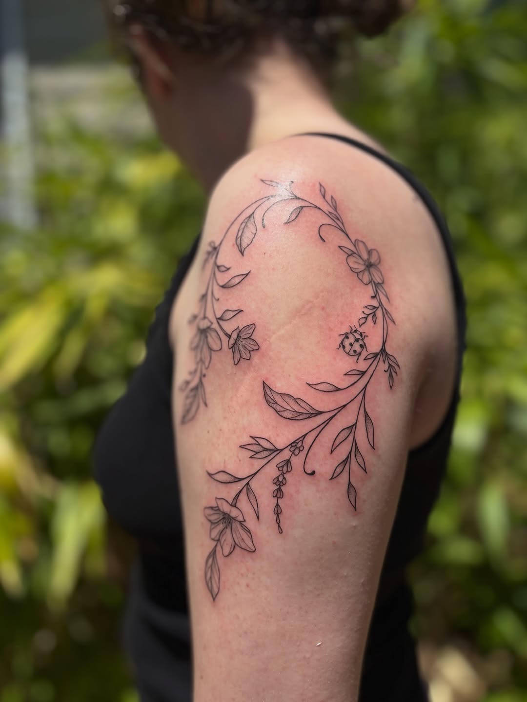 Tattoo by @damoretattoos — fine_line, illustrative