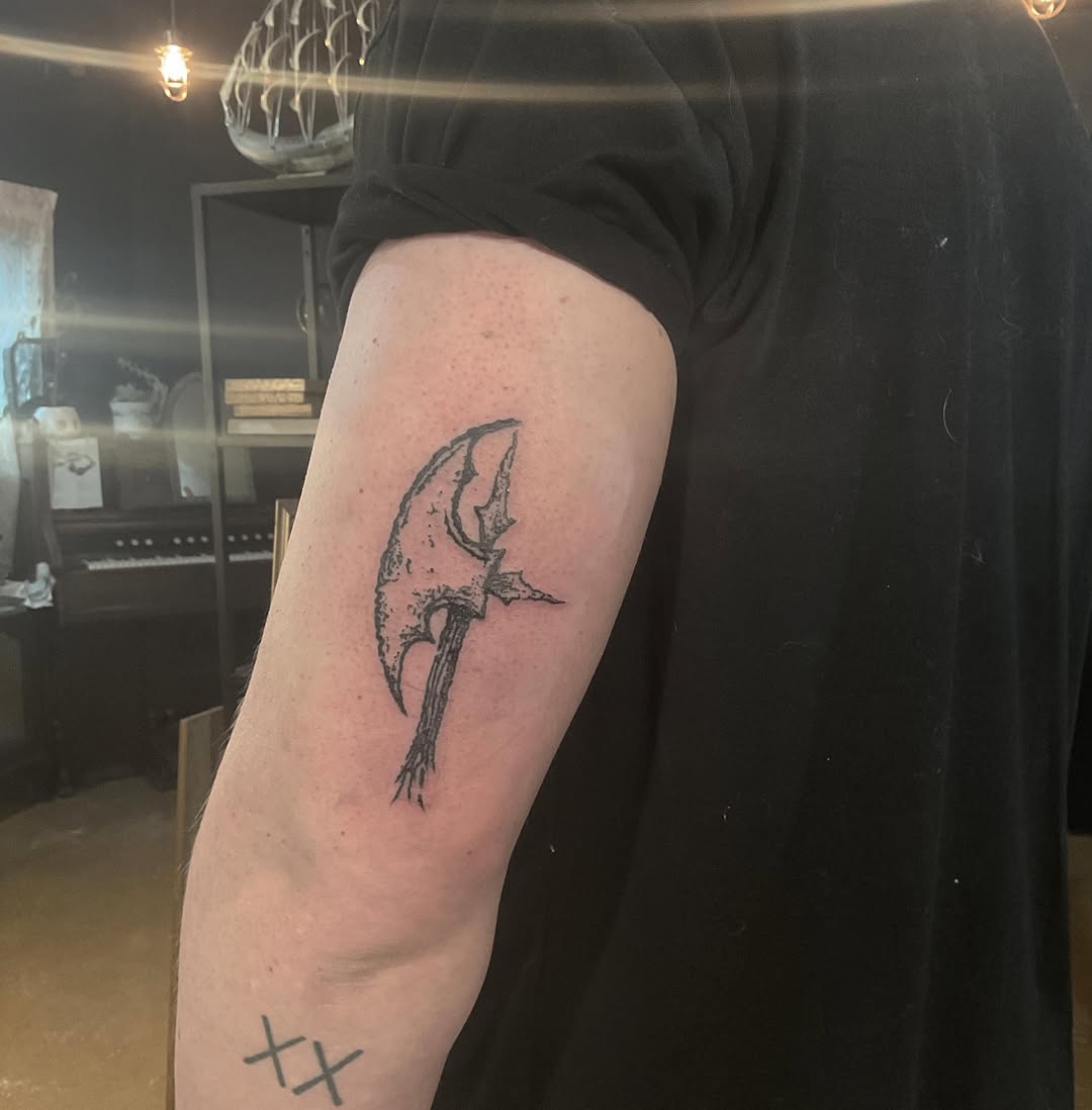 Tattoo by @oldhandart โ blackwork
