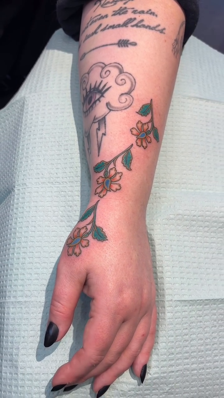 Tattoo by @ginaserpentina โ illustrative