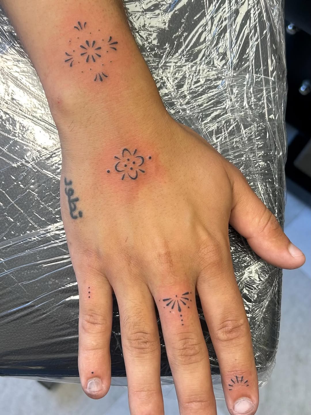 Tattoo by @artbykuna — fine_line, minimalist