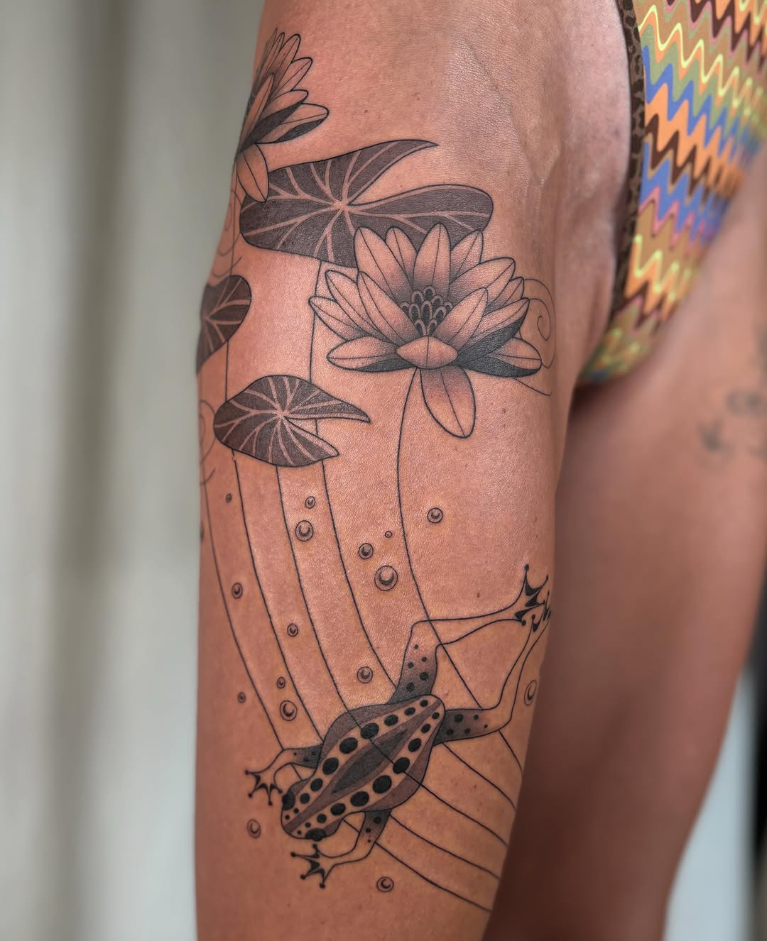 Tattoo by @annasagetattoos — black_and_grey