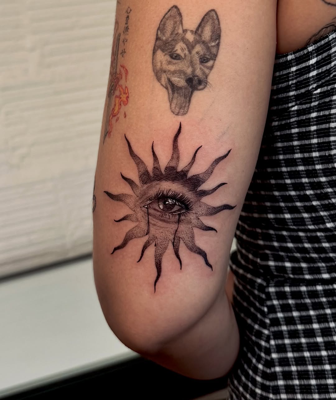 Tattoo by @jaqui.sieras — black_and_grey, illustrative