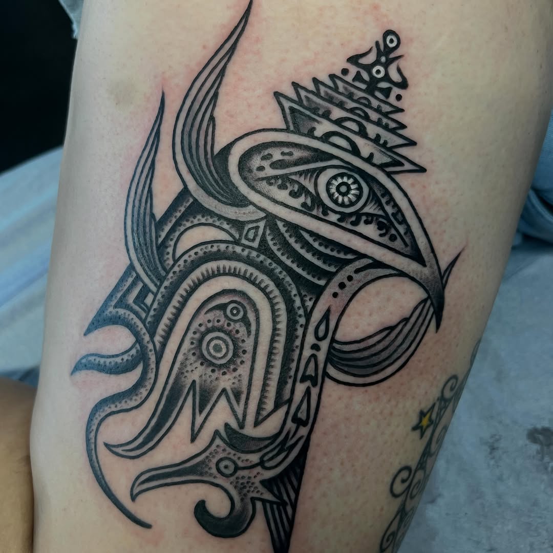Tattoo by @smokie_0kie — blackwork