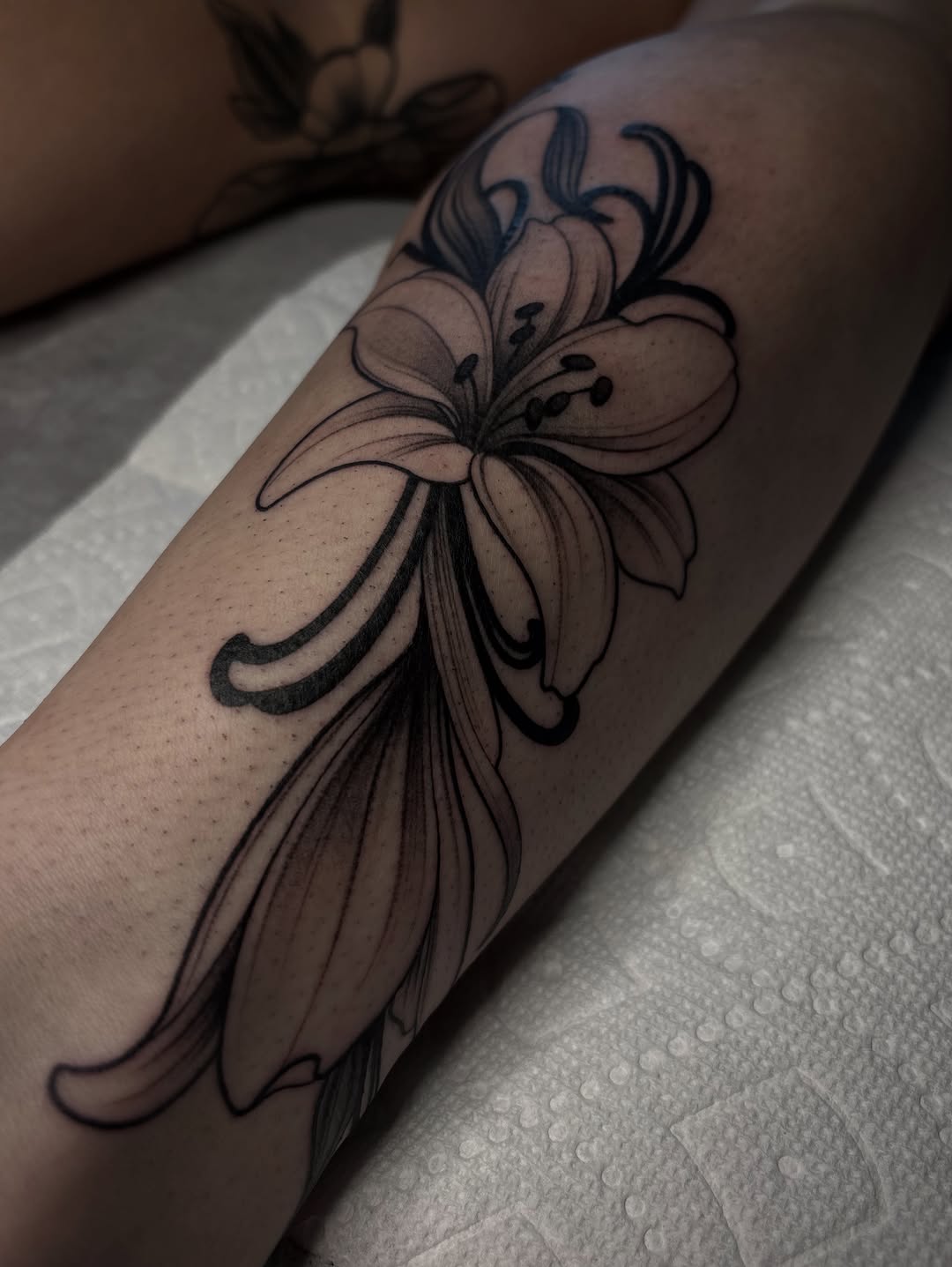 Tattoo by @tattoosbymeach — black_and_grey, fine_line