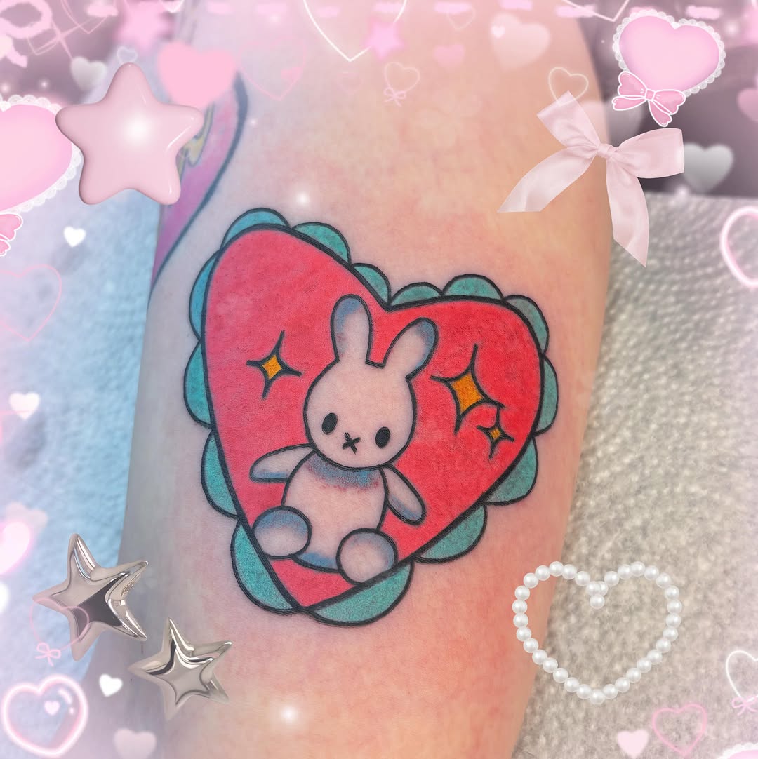 Tattoo by @xxhoneyxdripxx — new_school