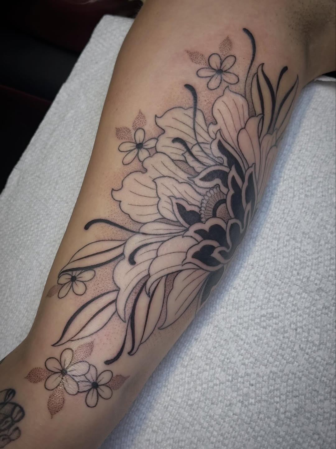 Tattoo by @tiffany.btattoos — japanese_irezumi, dotwork