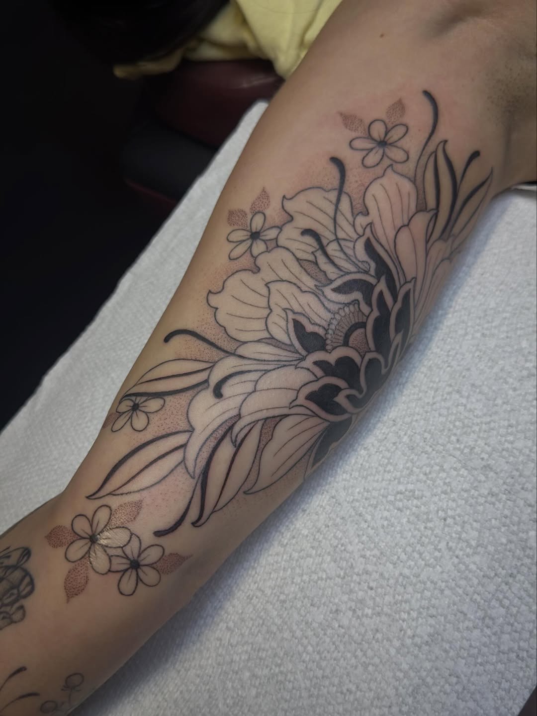 Tattoo by @tiffany.btattoos — japanese_irezumi, dotwork