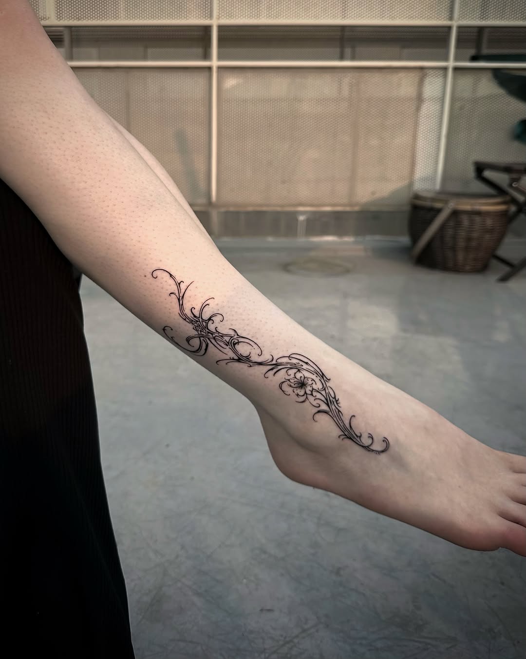 Tattoo by @kamio.ttt — fine_line, ornamental