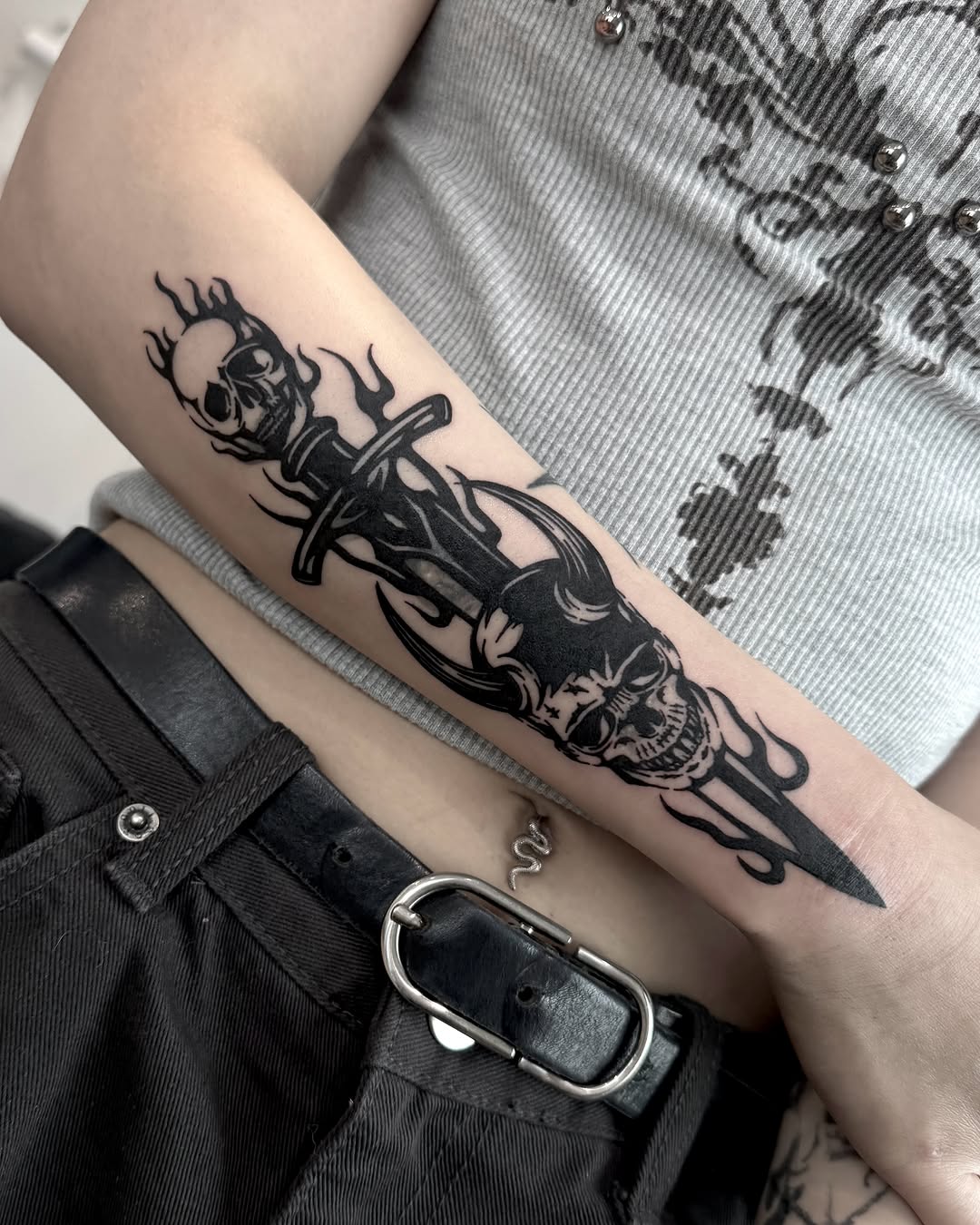 Tattoo by @roniblack_tt — blackwork, dark_realism