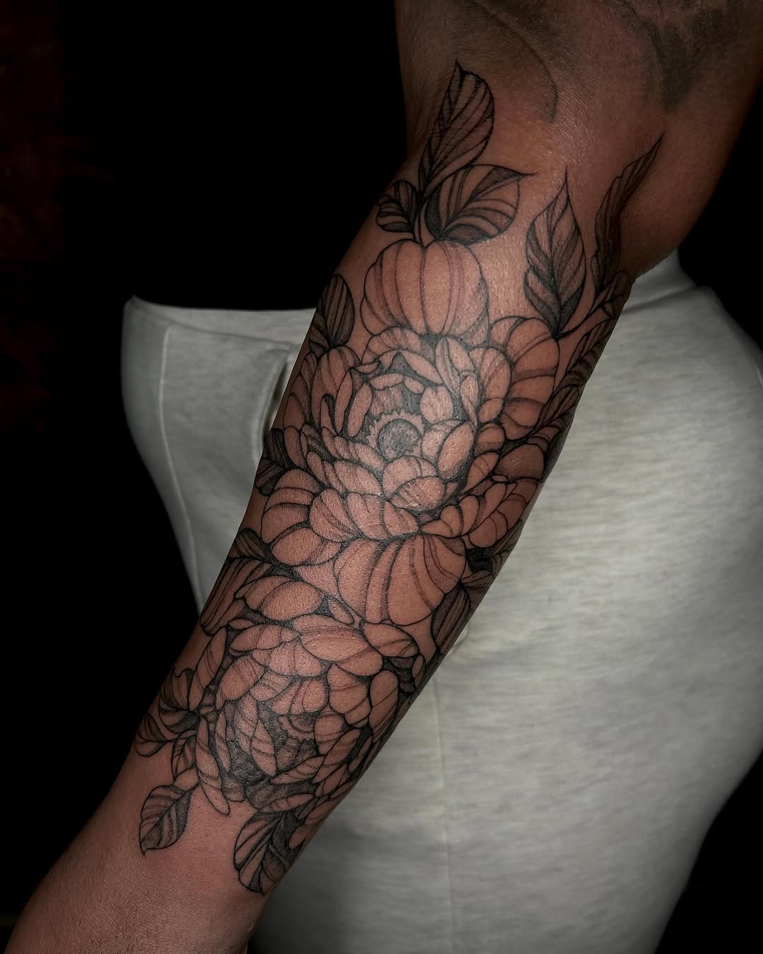 Tattoo by @dee.louisee — black_and_grey, fine_line